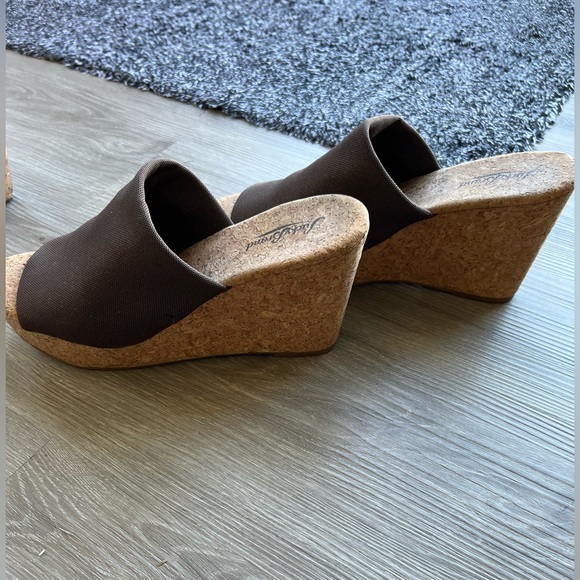 LUCKY BRAND Sexy, brown wedge! 8.5 - Picture 3 of 3